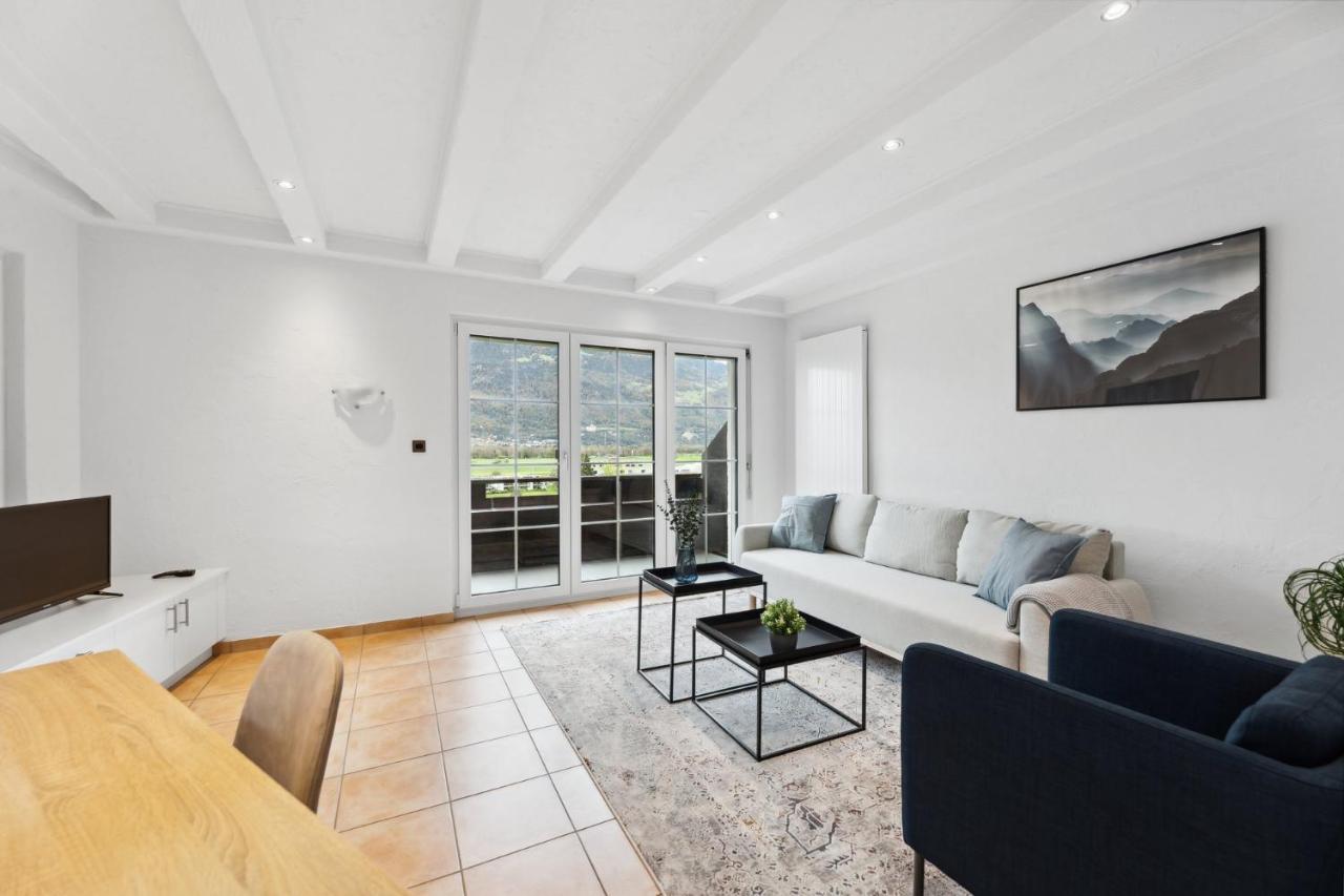 Sonniges Apartment Mit Traumhaftem Bergblick Buchs  Luaran gambar