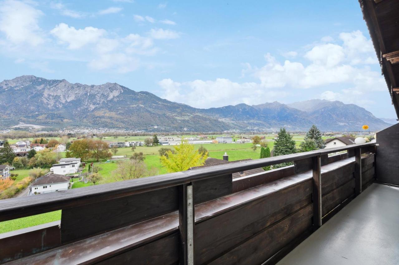 Sonniges Apartment Mit Traumhaftem Bergblick Buchs  Luaran gambar
